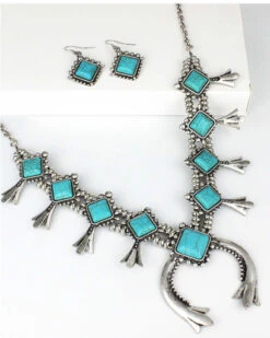 Shyanne Women's Squash Blossom Jewelry Set