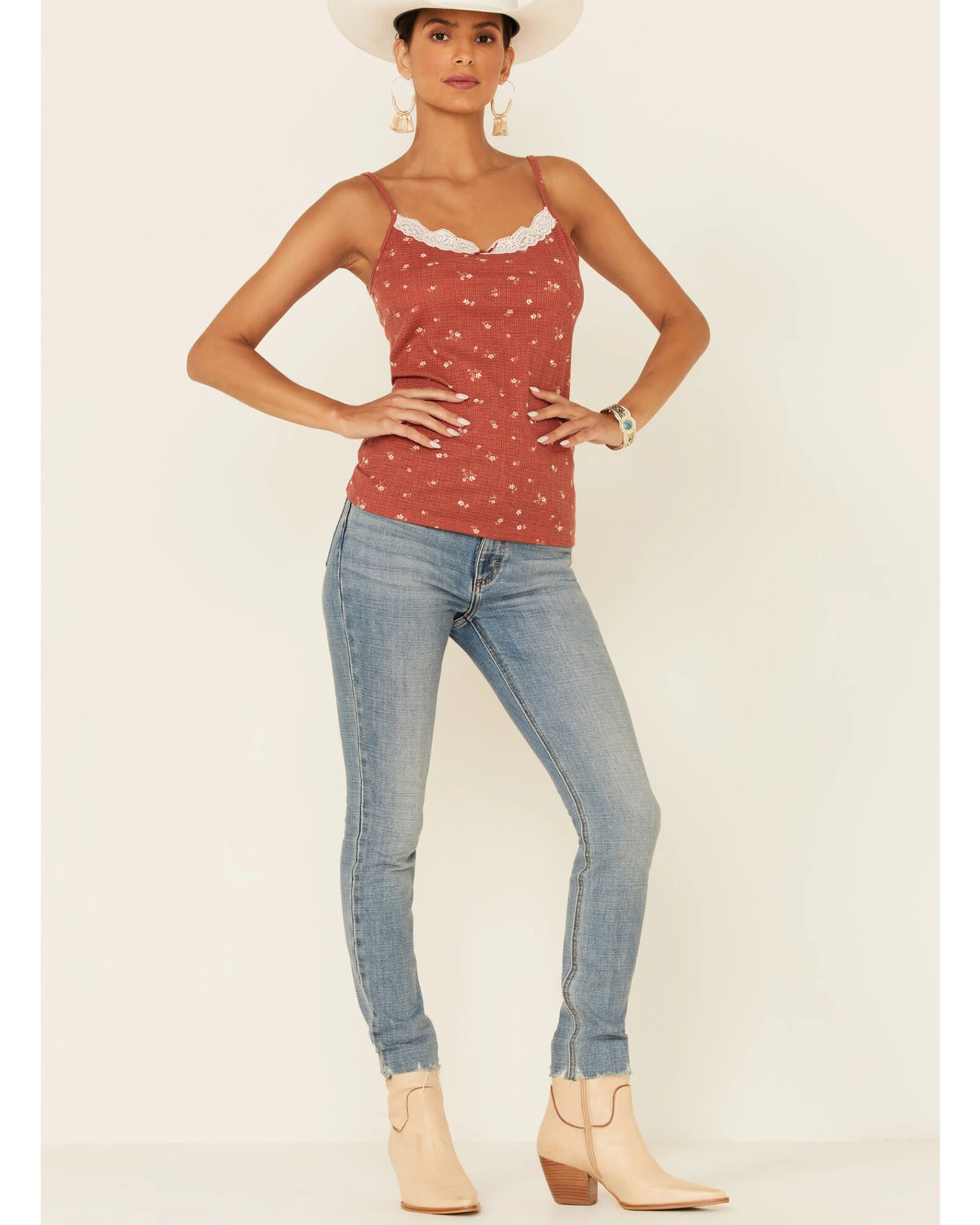 Wild Moss Women's Floral Print Lace Trim Ribbed Cami 2 Wild Moss Women's Floral Print Lace Trim Ribbed Cami - Image 2