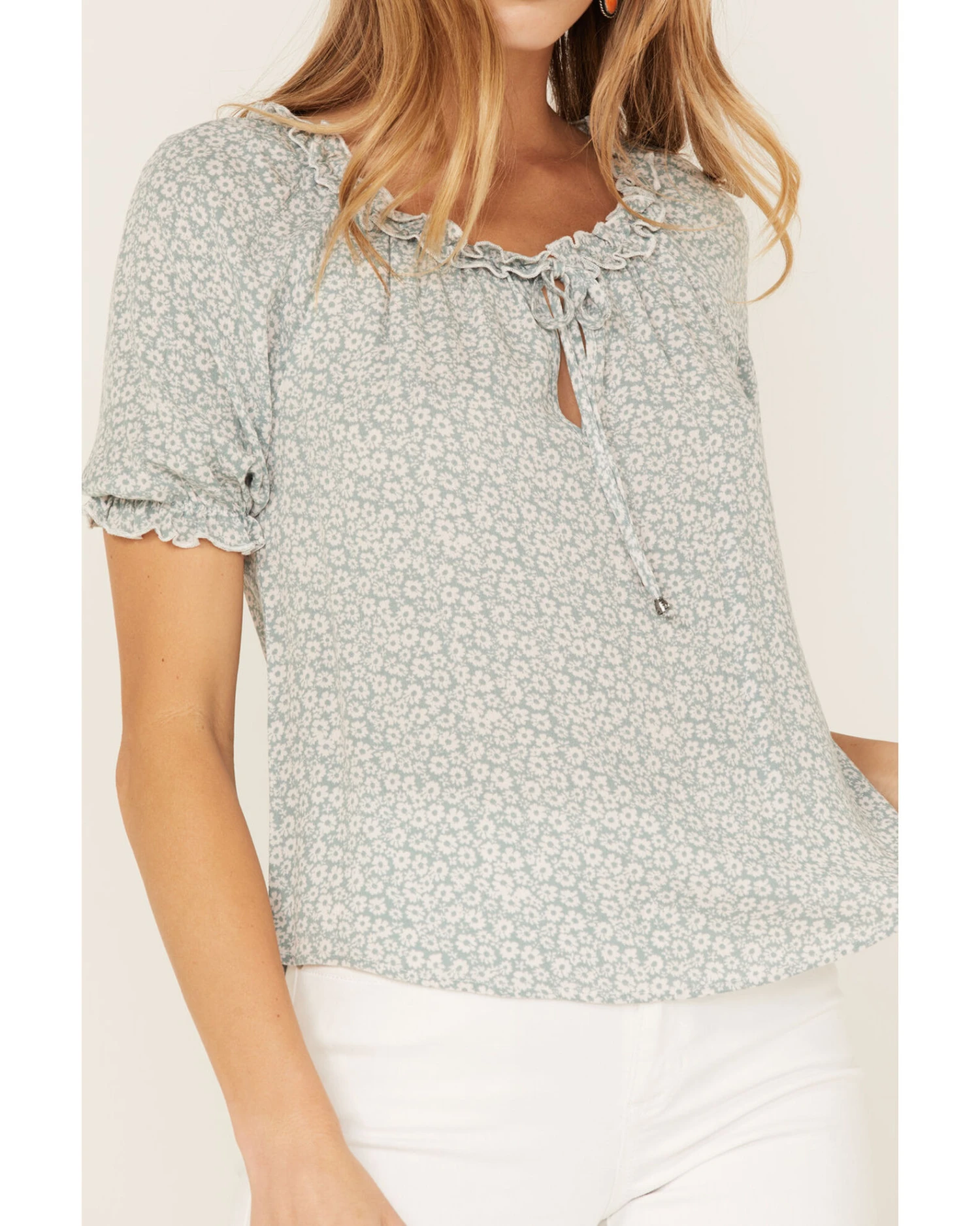 Jolt Women's Ditsy Floral Print Short Puff Sleeve Ruffle Shirt 2 Jolt Women's Ditsy Floral Print Short Puff Sleeve Ruffle Shirt - Image 2