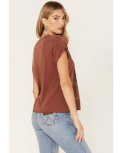 Cleo + Wolf Women's Adventure Calling Graphic Tee -Western Cowboy Clothing Shop 2000374817 213 P4