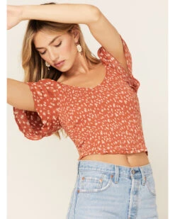 Beyond The Radar Women's Floral Print Smocked Top -Western Cowboy Clothing Shop 2000375602 220 P4